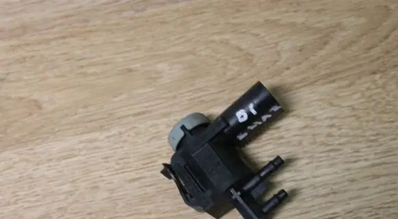 Volkswagen Sharan Vacuum valve 1K0906283A