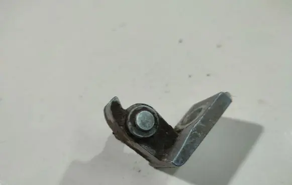 Volkswagen PASSAT B5 Rear door lower hinge