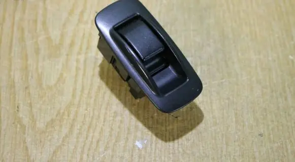 Toyota Corolla Verso AR10 Electric window control switch 848010F030B0