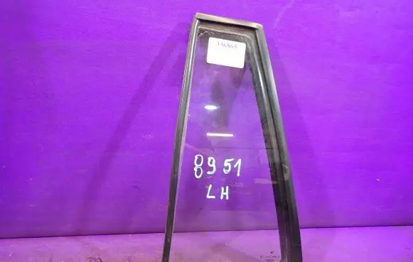 Suzuki Swift Cultus Front door window glass four-door