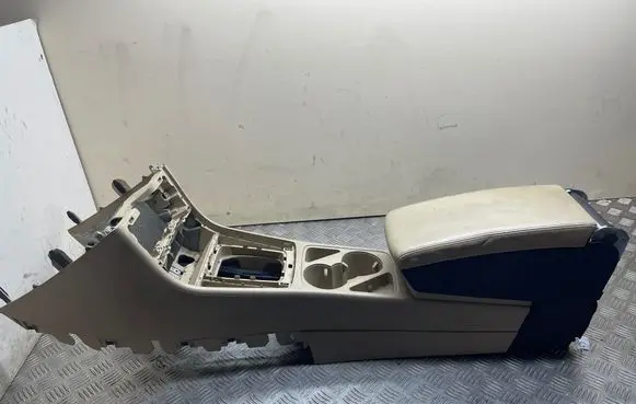 Volkswagen PASSAT CC Center console 3AB863241 1221360282 22052012