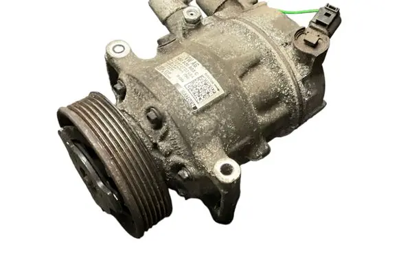 Volkswagen PASSAT B6 Air conditioning (A/C) compressor (pump) 5Q0820803C 109727024B4