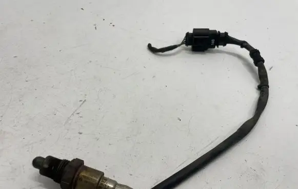 Volkswagen Jetta VI Lambda probe sensor 04E906262J