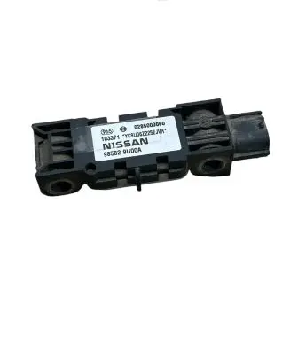 Nissan Note (E11) Airbag deployment crash/impact sensor 985829U00A 0285003060 103371