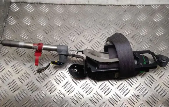 Volvo V70 Front seatbelt 8626240