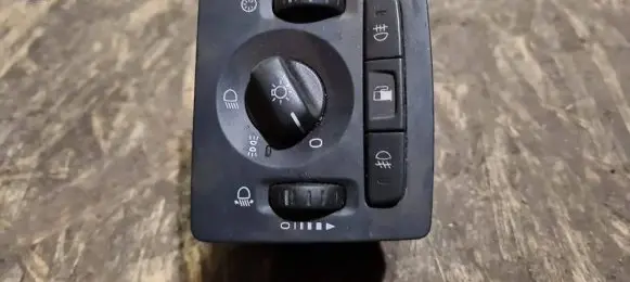 Volvo V50 Light switch 30669736