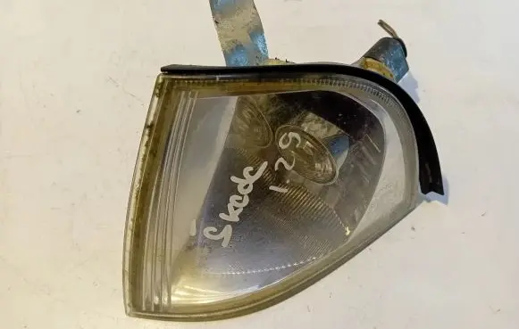 Skoda Octavia Mk1 (1U) Front indicator light 016651503LC