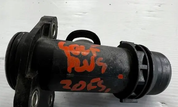 Volkswagen Golf Plus Engine coolant pipe/hose 06F121131C