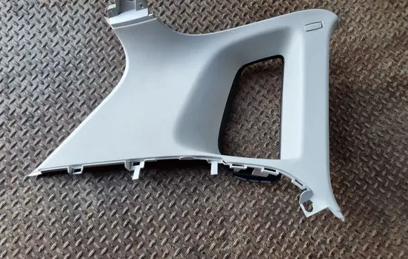 Volkswagen Tiguan (D)pillar trim (top) 5N0867287
