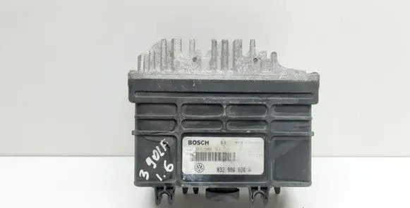 Volkswagen Golf III Engine control unit/module 032906026A 0261200764765 26SA2515