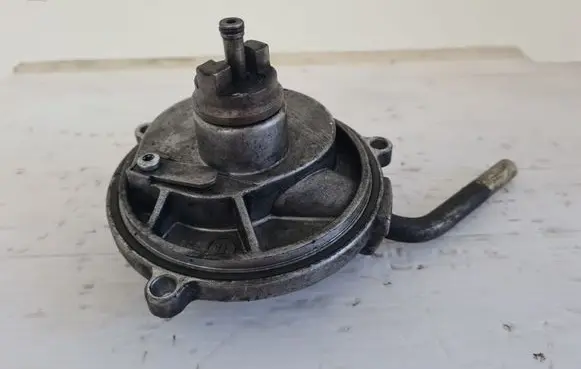 Mercedes-Benz A W168 Vacuum pump A6682300165