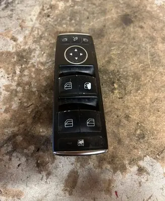 Mercedes-Benz E W212 Electric window control switch A2129056100 10020876