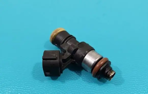Volkswagen PASSAT B7 Fuel injector 0280158831DE IMPRK1393312