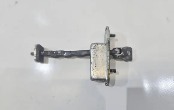 Hyundai i20 (GB IB) Front door check strap stopper 