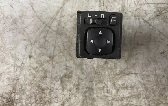 Mitsubishi Grandis Wing mirror switch 183569