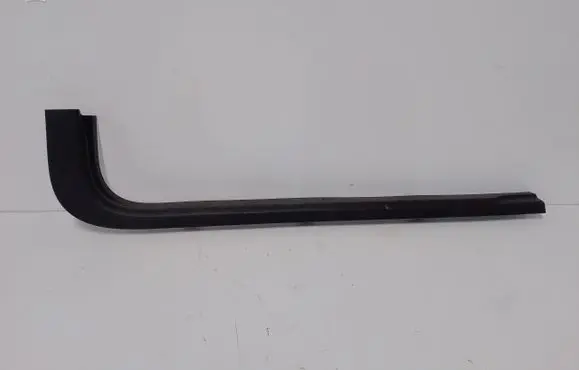 Chevrolet Camaro Front sill trim cover 84339479