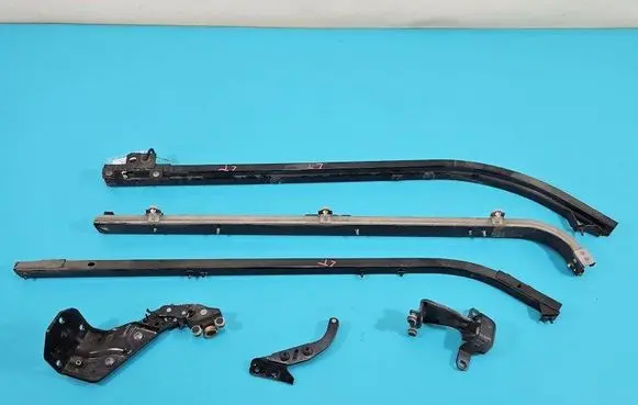 Mercedes-Benz Vito Viano W447 Sliding door upper roller guide/hinge A4477662100 IMPRK1481523