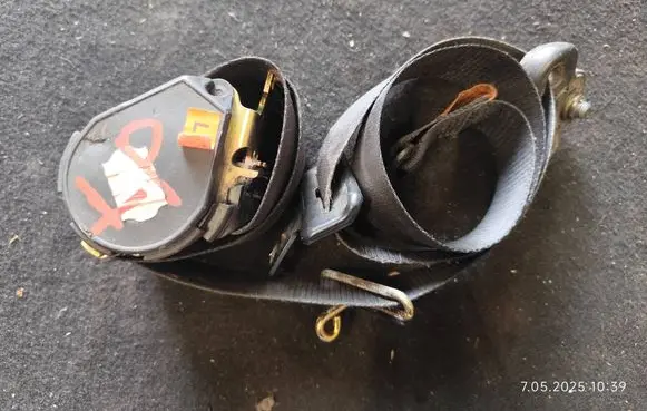 Ford Focus Front seatbelt 98ABA61295DA 560630900