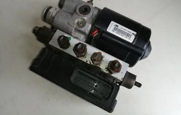 Renault Scenic I ABS Pump 7700410475 7700410475E
