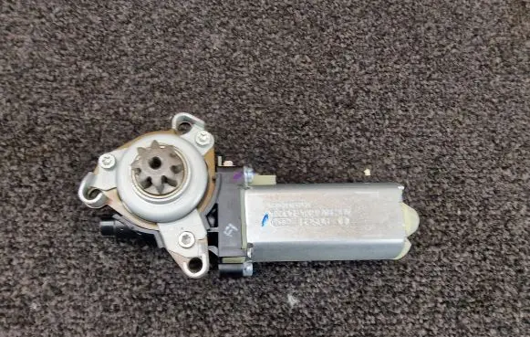 Tesla Model S Seat adjustment motor 6004RA3204