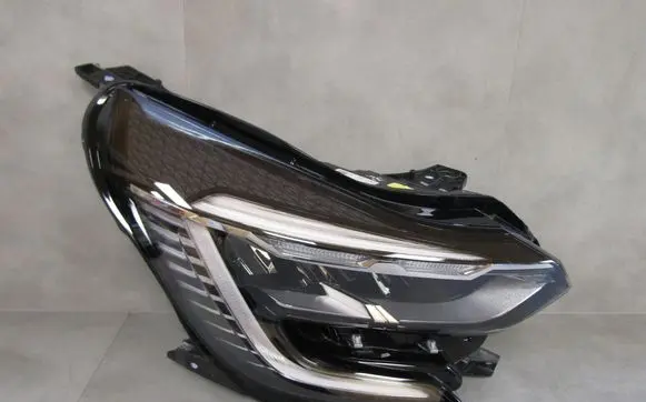 Renault Captur II Headlight/headlamp 260104900R 01393012