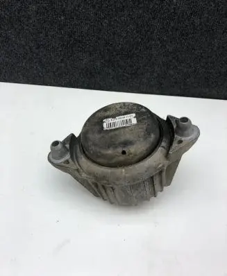 Mercedes-Benz E W212 Engine mount bracket A2122406417