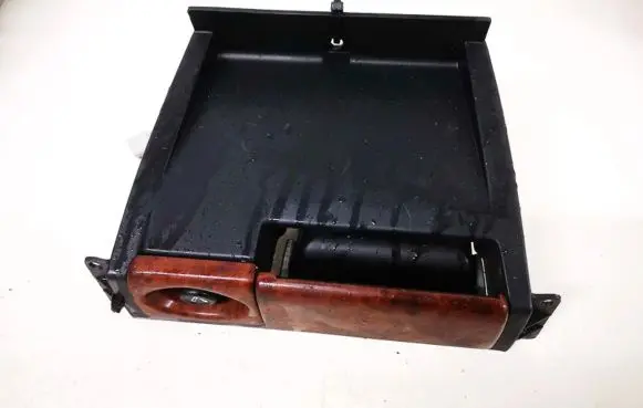 Car ashtray