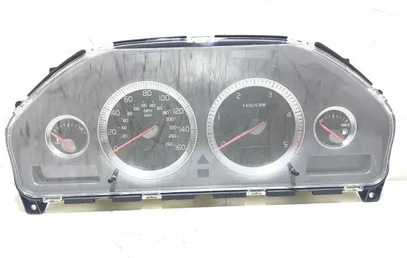 Volvo XC90 Speedometer (instrument cluster) 30765610 30765611
