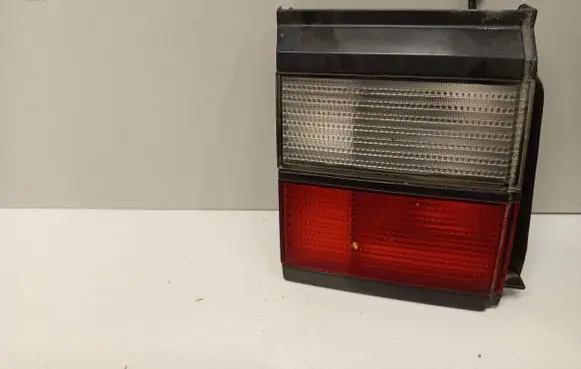 Volkswagen PASSAT B3 Tailgate rear/tail lights 357945107