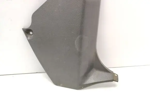 Foot area side trim