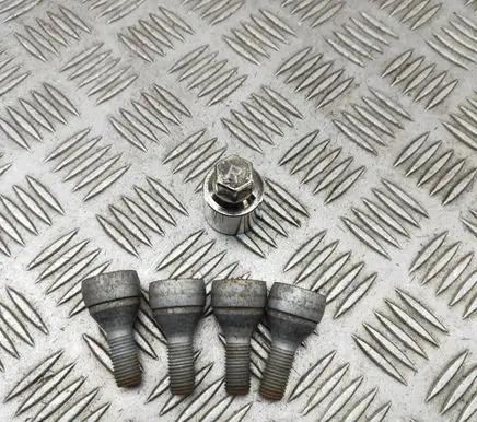 Renault Zoe Anti-theft wheel nuts and lock 8201724188