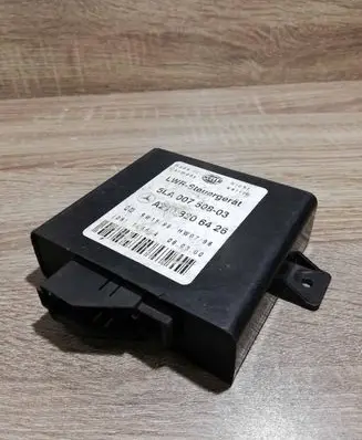 Mercedes-Benz E W210 Light module LCM A2108206426 5LA00750803