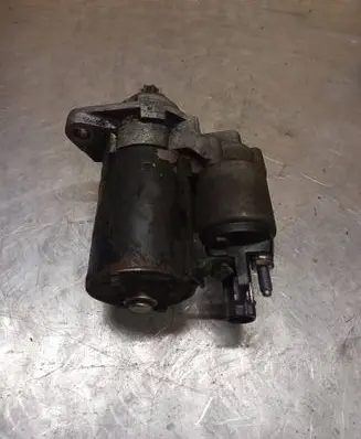 Volkswagen Golf V Starter motor 1005831391
