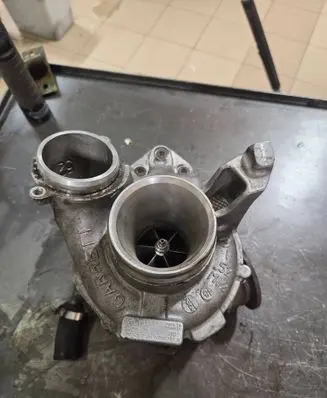 BMW 5 F10 F11 Turbo 7992218 1992799 22200008