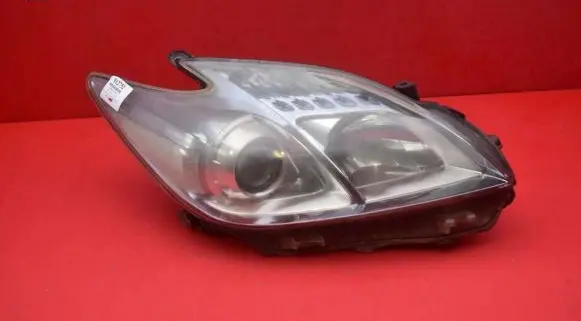 Toyota Prius (XW30) Headlight/headlamp