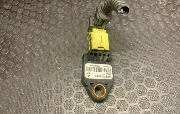 Peugeot 4007 Airbag deployment crash/impact sensor 8651A002 00918100 Z00V1998
