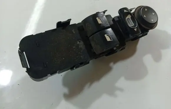Electric window control switch