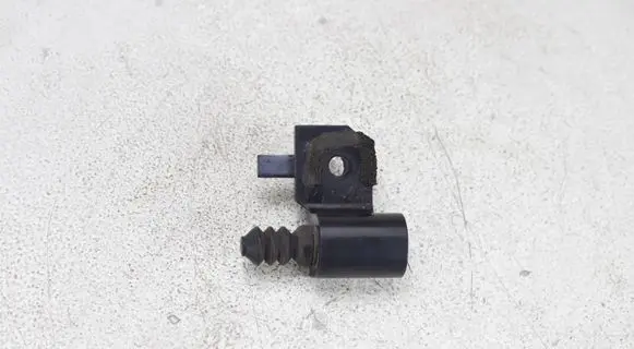 Mitsubishi Outlander Fuel tank cap lock 