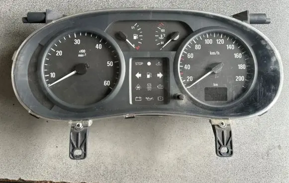 Opel Vivaro Speedometer (instrument cluster) P8200006339 21660166 NS23091421