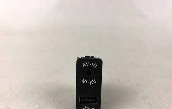 Mini Cooper Countryman R60 AUX in-socket connector 9229242