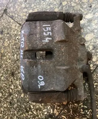 Nissan X-Trail T31 Front brake caliper