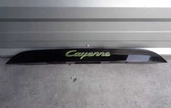 Porsche Cayenne (9Y0 9Y3) Tailgate trim 