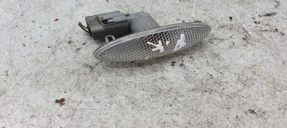 Toyota Yaris Front fender indicator light NOCODE