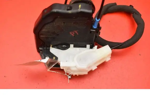 Toyota C-HR I Rear door lock 