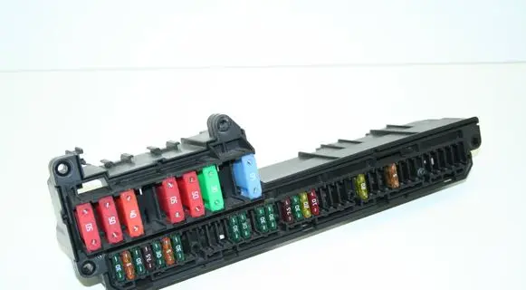 BMW 5 E60 E61 Fuse module 6957330