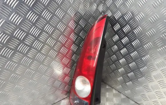 Renault Espace IV Rear/tail lights 8200027153