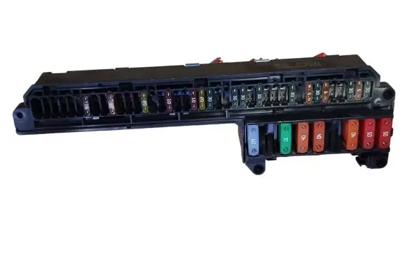 BMW 5 E60 E61 Fuse module 6957330 61146957330