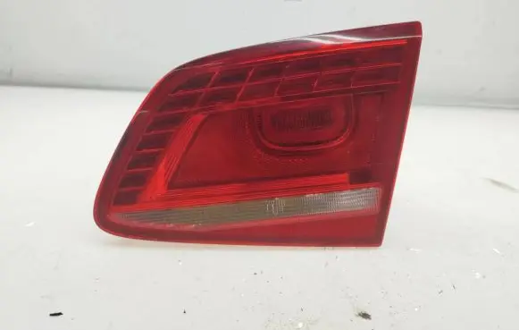 Volkswagen PASSAT B7 Tailgate rear/tail lights 179551R