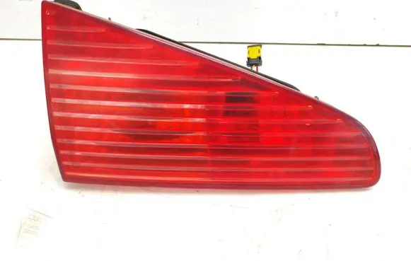Peugeot 607 Tailgate rear/tail lights