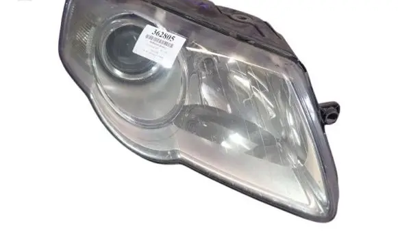 Volkswagen PASSAT B6 Headlight/headlamp